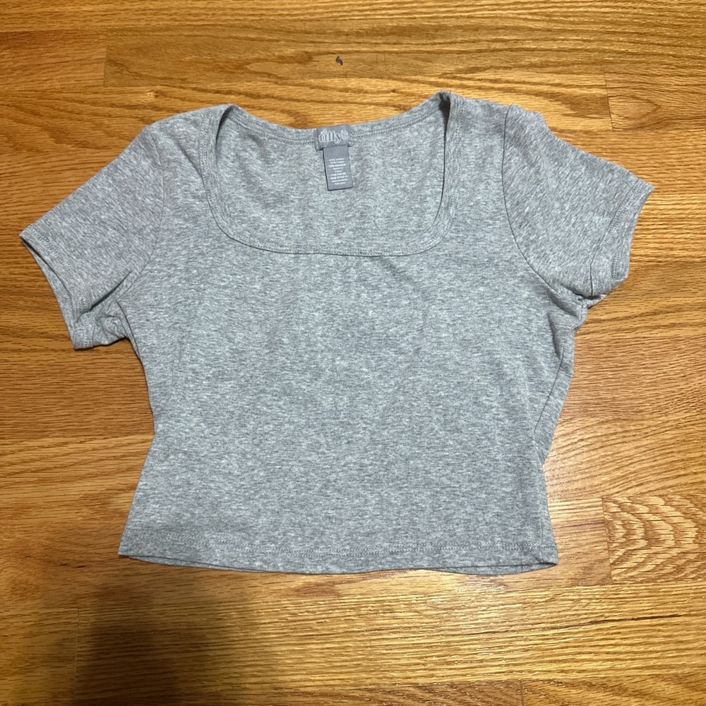 Tilly's Light Gray Crop Top